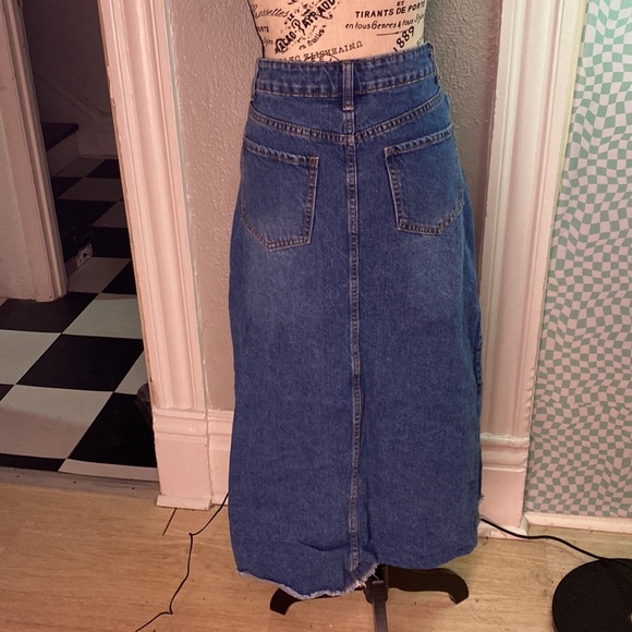 Shein maxi denim skirt, size extra small EUC - Picture 3 of 4